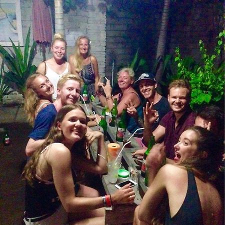 Good For Ya Knee Hostel & Bungalows (Adults Only) Gili Trawangan Eksteriør billede