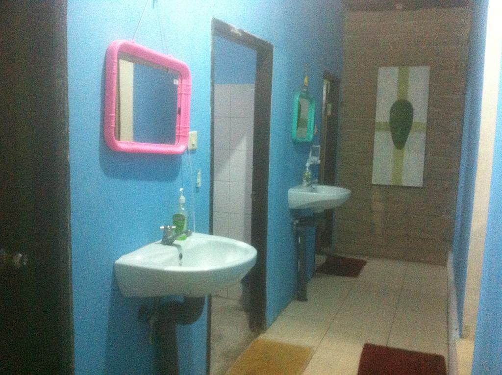 Good For Ya Knee Hostel & Bungalows (Adults Only) Gili Trawangan Eksteriør billede