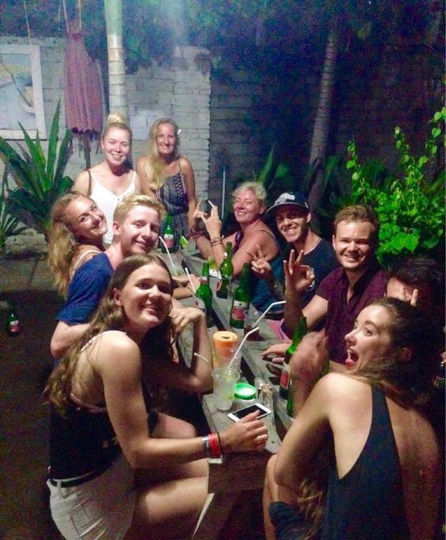Good For Ya Knee Hostel & Bungalows (Adults Only) Gili Trawangan Eksteriør billede