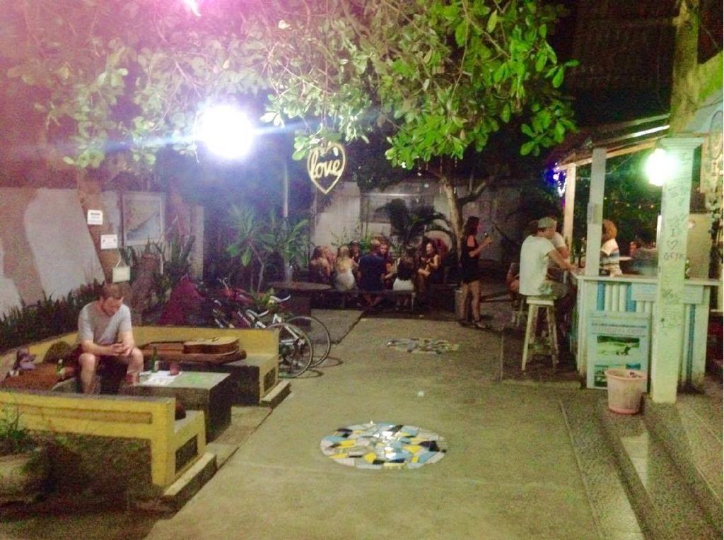 Good For Ya Knee Hostel & Bungalows (Adults Only) Gili Trawangan Eksteriør billede
