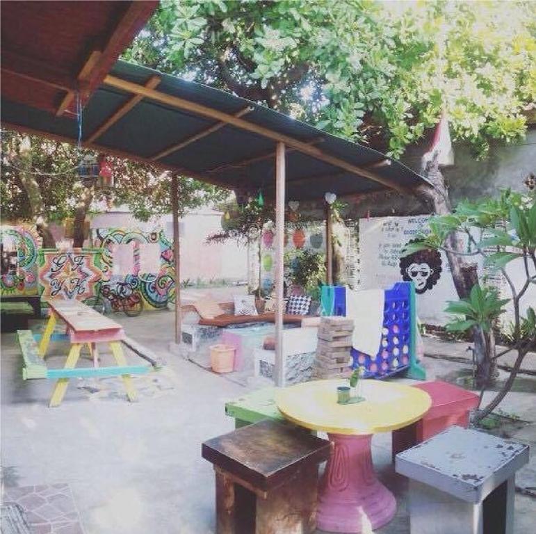 Good For Ya Knee Hostel & Bungalows (Adults Only) Gili Trawangan Eksteriør billede
